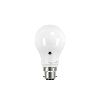 LED Dusk Sensor 5.5w 2700k BC Warm White Lamp ILGLSB22SC025